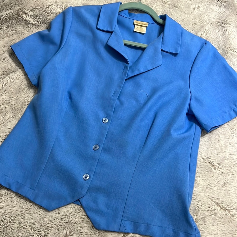 Bobbie Brooks blue button down medium women’s shirt